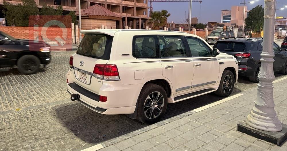 تويوتا لاندكروزر